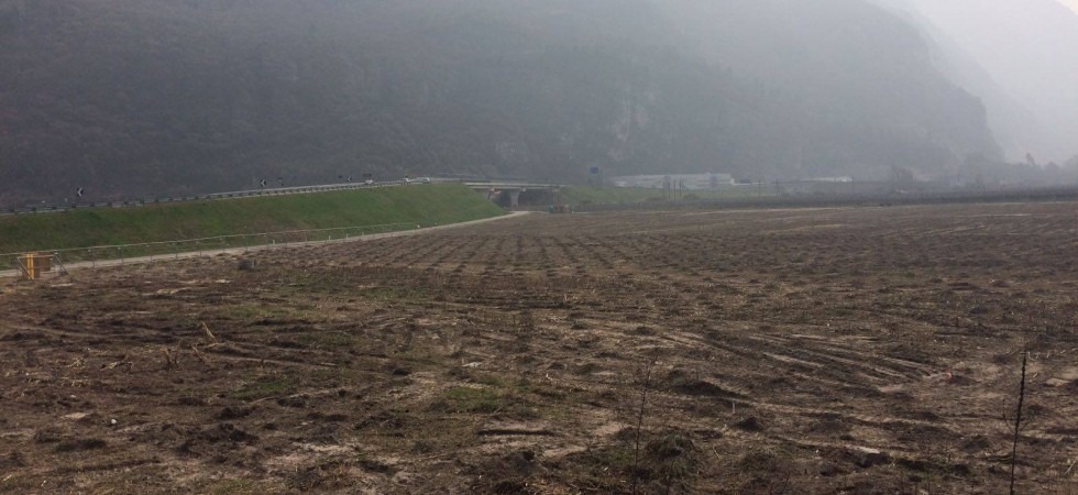 Infortunio sul lavoro nel cantiere del depuratore Trento 3, uomo colpito da un macchinario